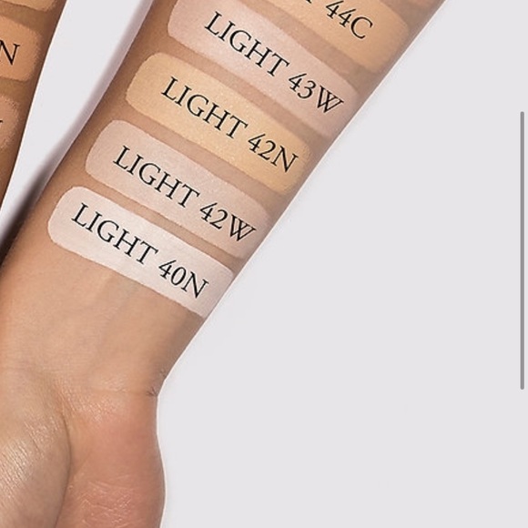 💫ADD-ON💫 Mini KVD Beauty Lock It Foundation - Picture 2 of 2